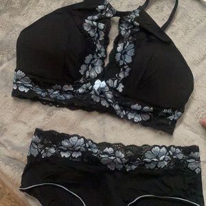 Adore Me lingerie set M/L new!
